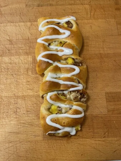 Hvetestang med vaniljekrem og mandler eller blåbær